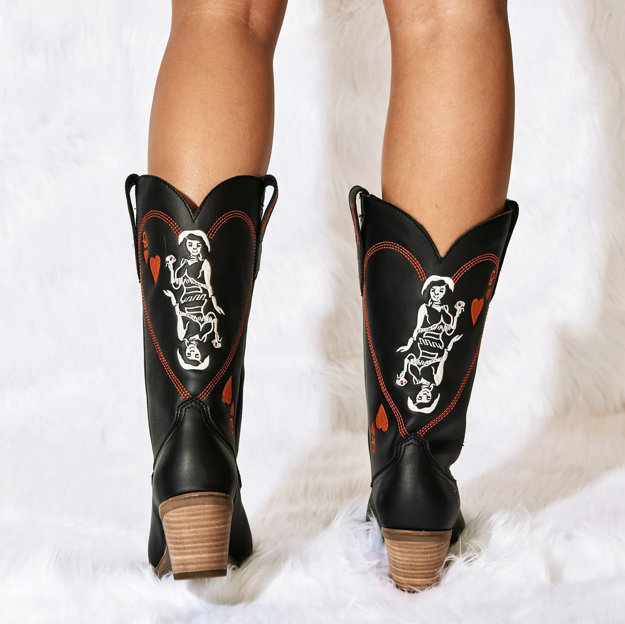 QUEEN A HEARTS  LEATHER BOOT