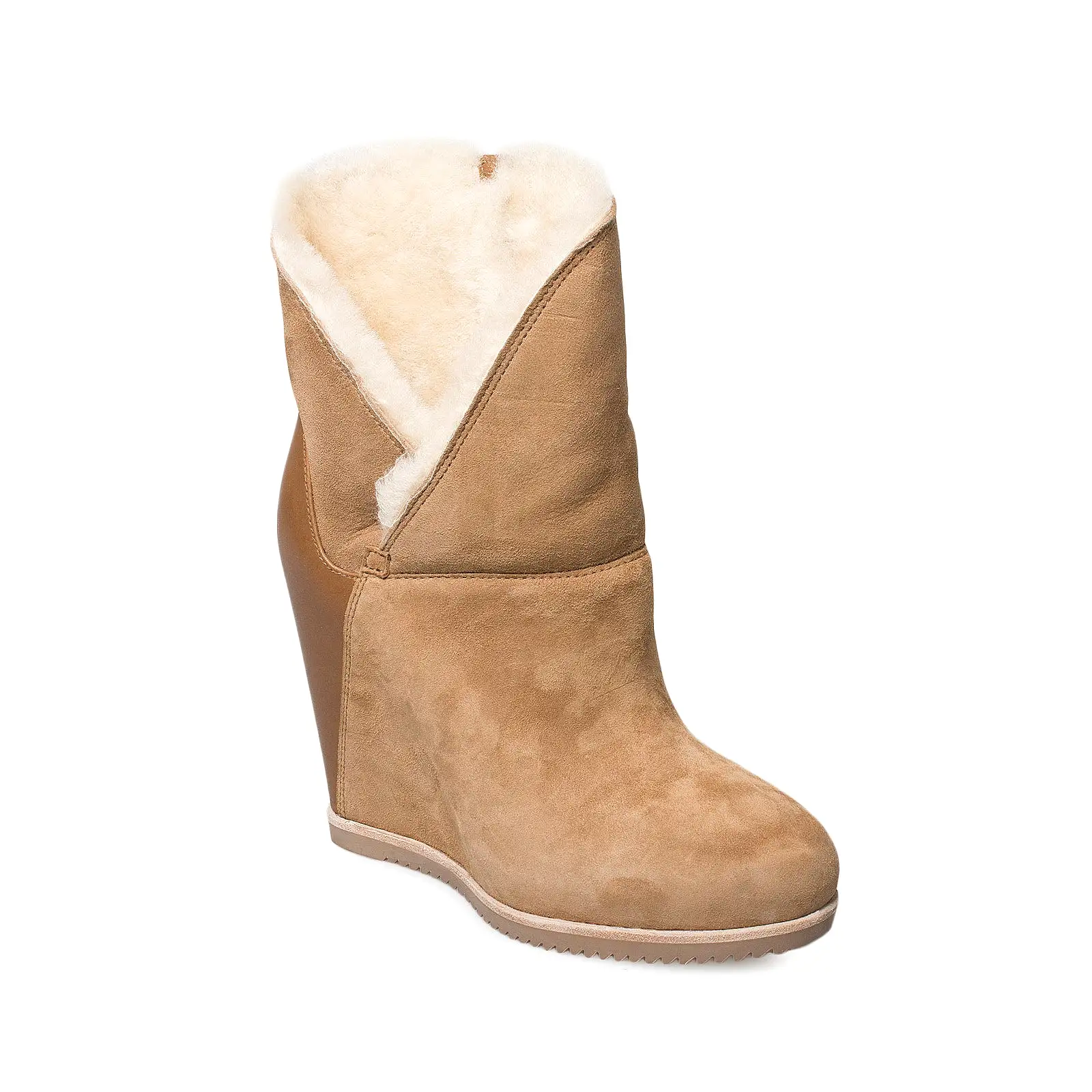 UGG Classic Mondri Cuff Chestnut Boots - Women's